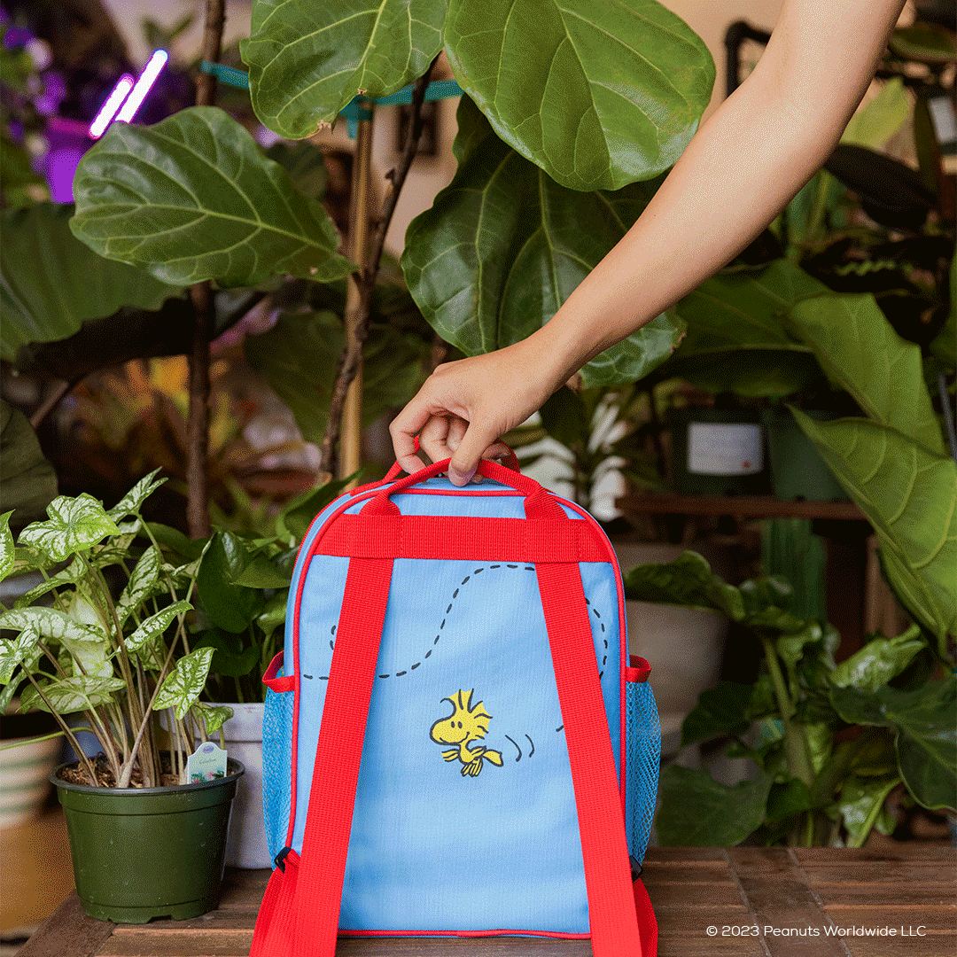snoopy-mini-convertible-backpack-cooler-c9 Peanuts_Part_2_NATIVE_PDP_Backpack.gif