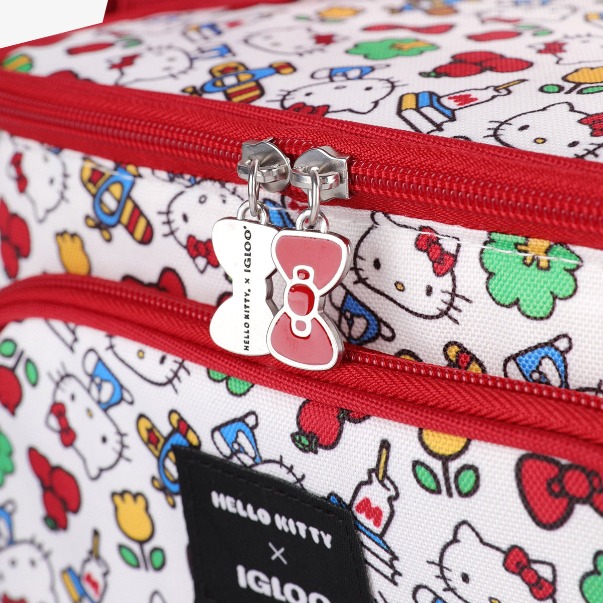 hello-kitty-square-lunch-cooler-bag-w2 00048910-C8.jpg