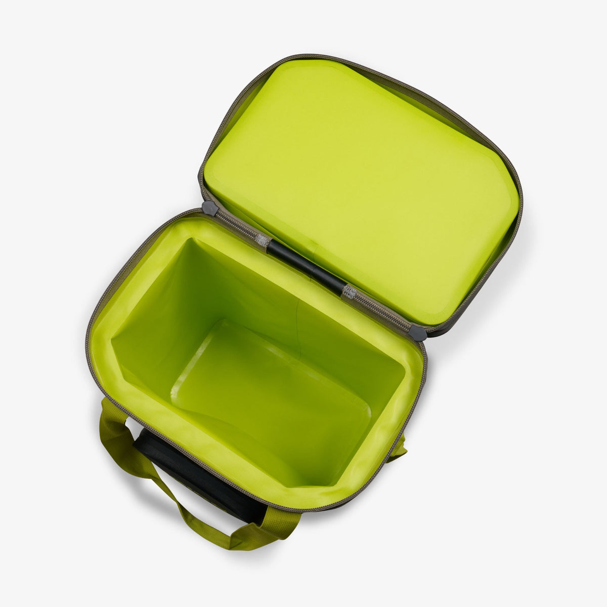 trailmate-32-can-backpack-g6 00066774-O2.jpg